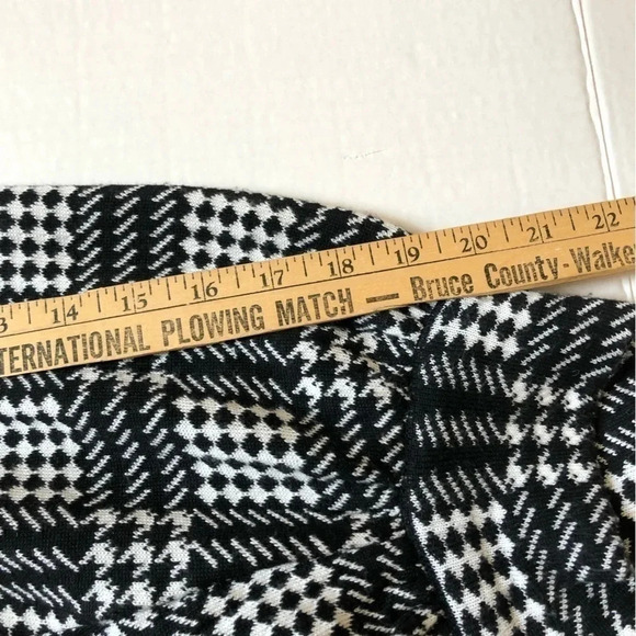 LAVENA 3/4 Length Sleeved  Cardigan - Picture 8 of 11